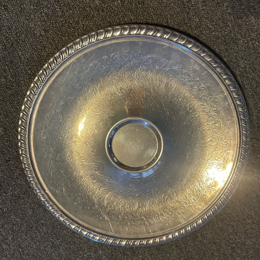 Leonard silver platted serving platter.